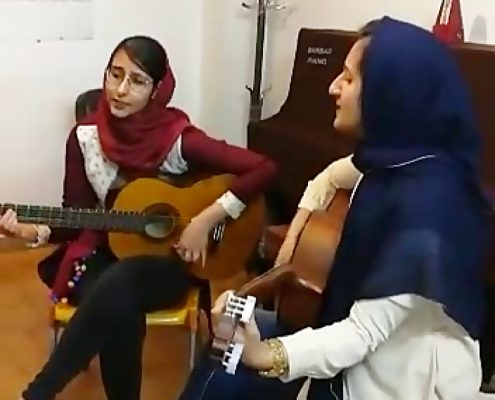 گیتار نوازان آموزشگاه موسیقی چاووش شیراز