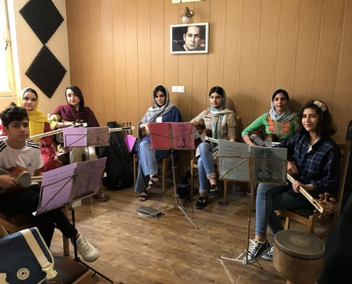 گزارش تصویری ازشروع کلاس های گروه نوازی تار توسط آقای وحید ایرانبان