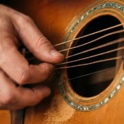 آموزش گیتار فینگراستایل و تکنیک های پرکاشن و تپینگ در شیراز